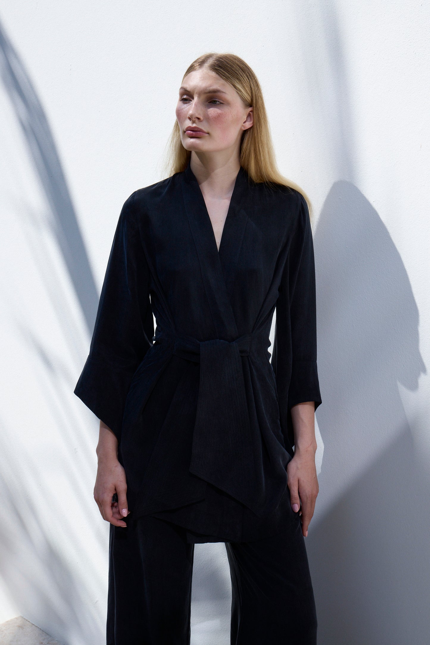 Noir Amara Mini Kimono Robe