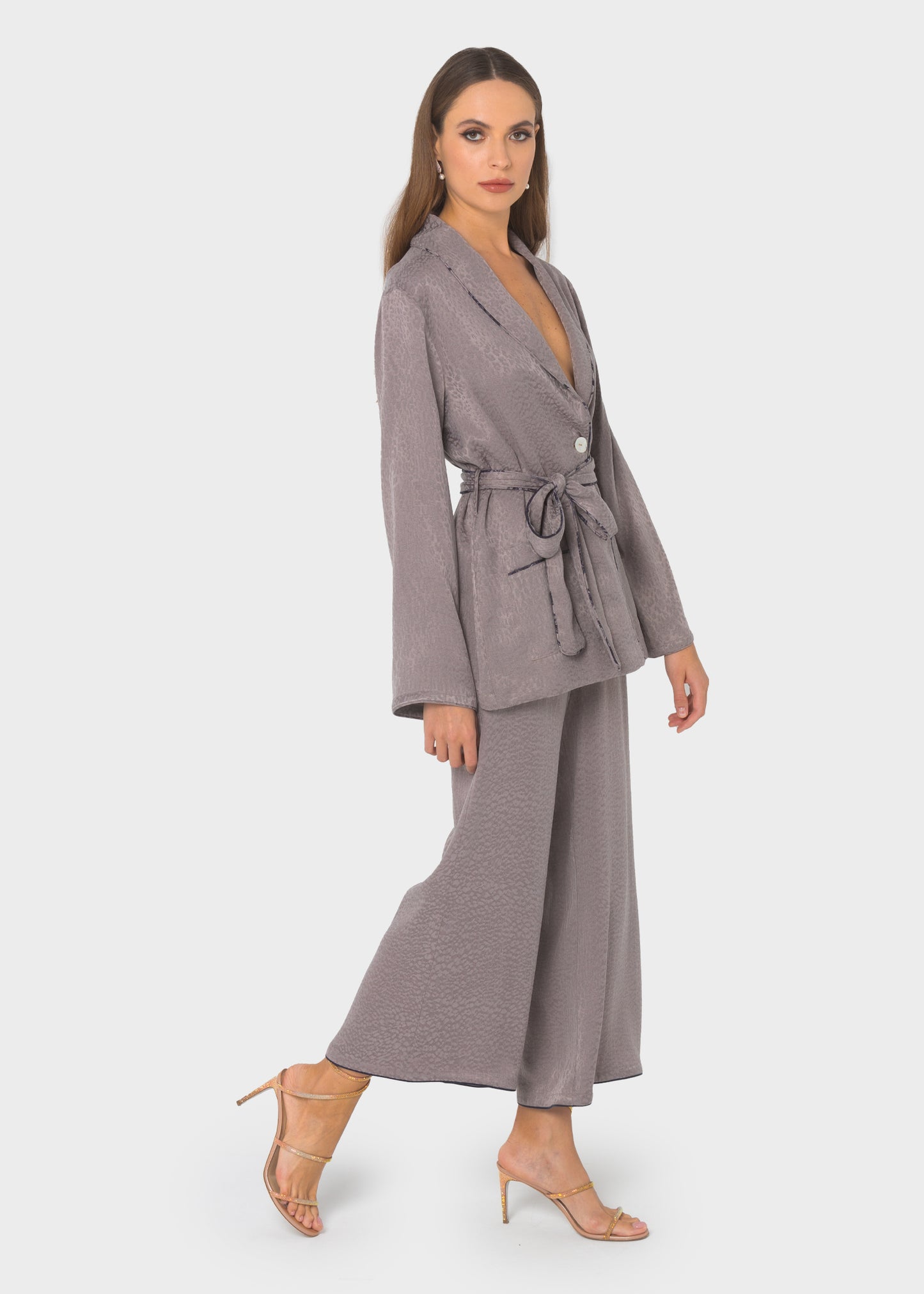Dove Grace Cropped Trousers-niLuu