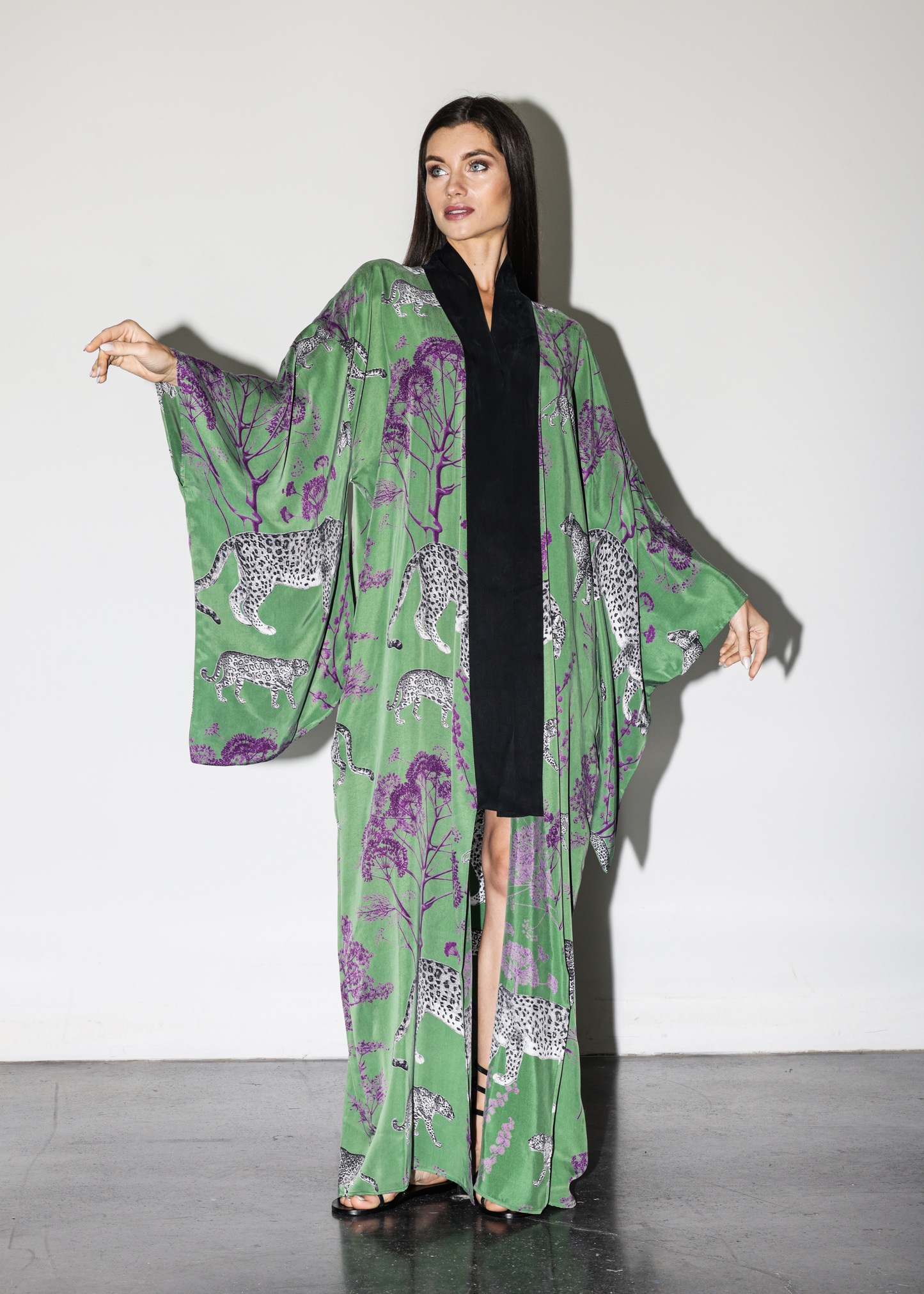 Lennon Wildesse Anya Oriental Kimono-niLuu