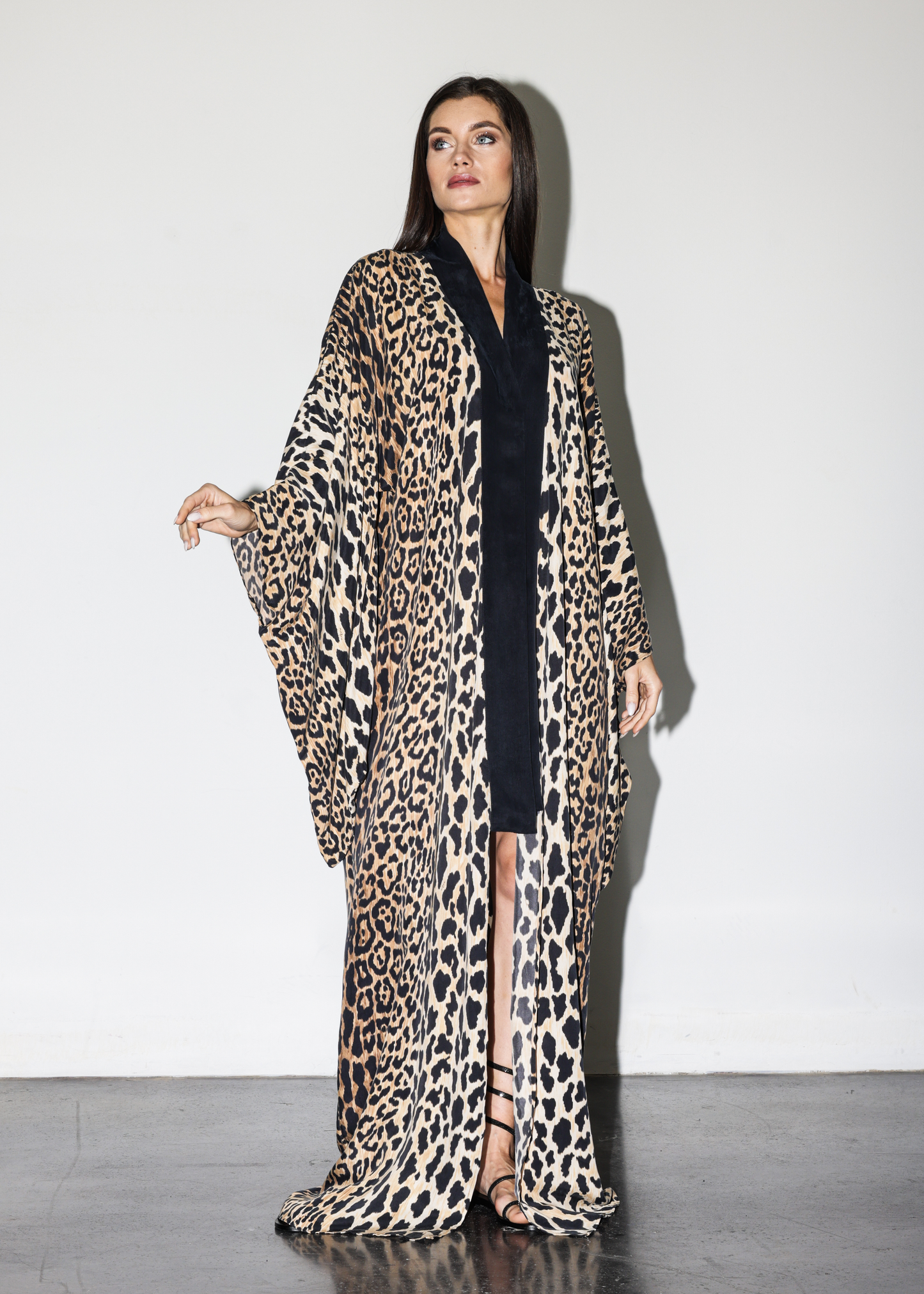 Leo Wildesse Anya Oriental Kimono-niLuu