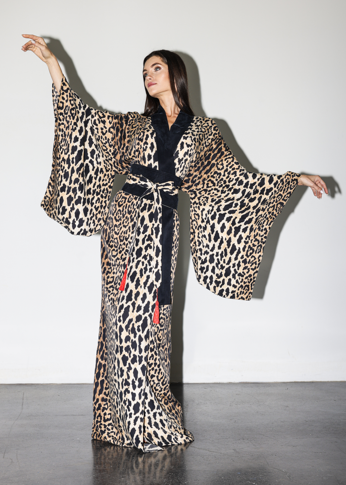 Leo Wildesse Anya Oriental Kimono-niLuu