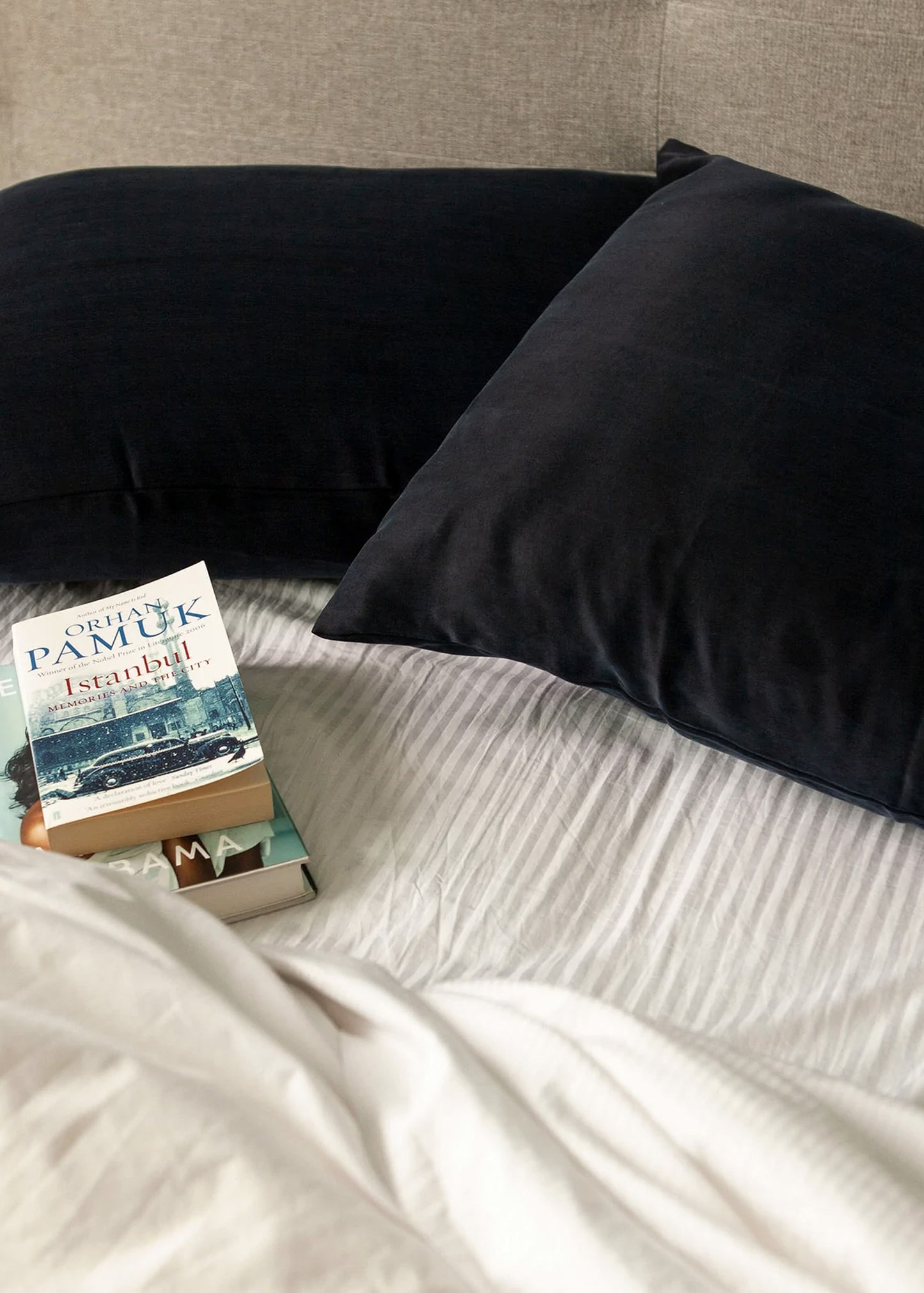 Noir Pillowcase-niLuu