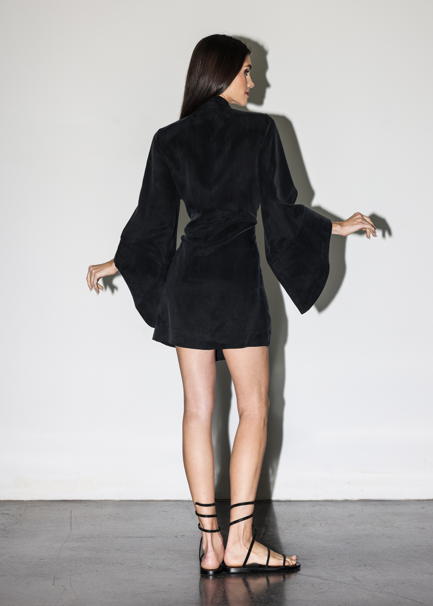 Noir Amara Mini Kimono Robe