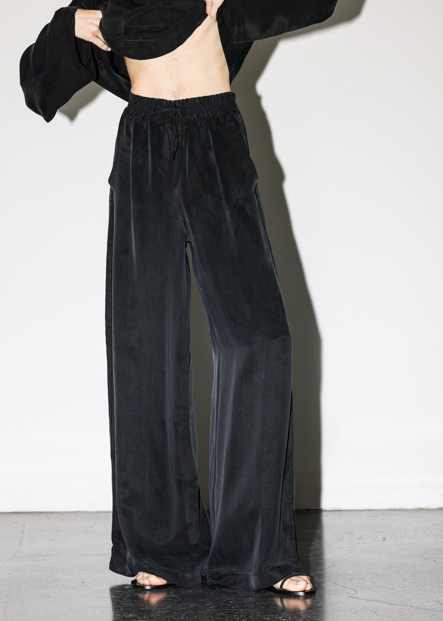 Noir Wildesse Lounge Pants-niLuu
