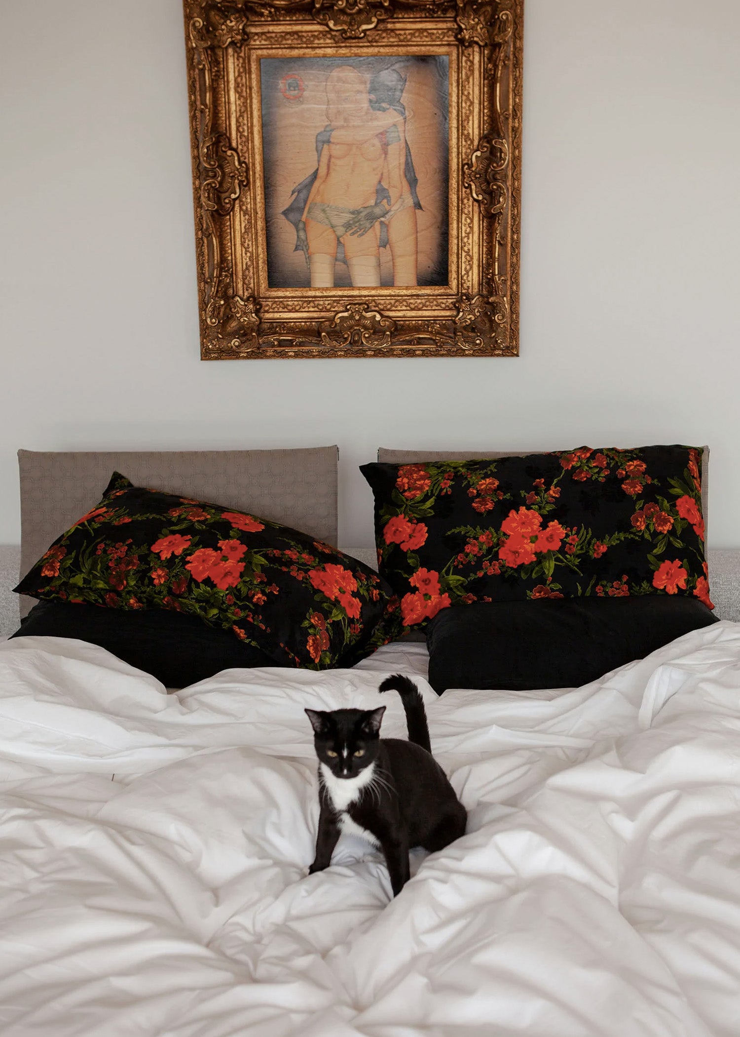 Olivia Pillowcase-niLuu