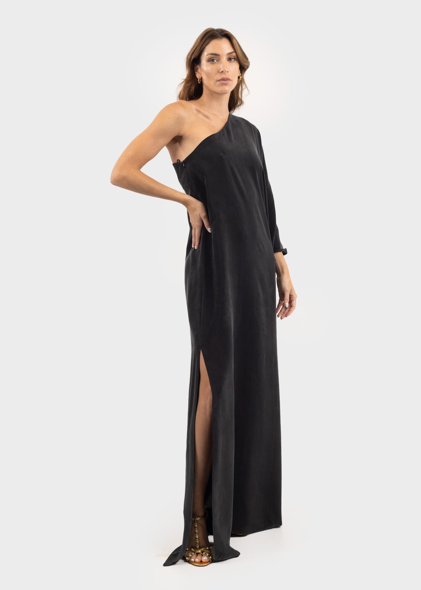 Noir Hera One Shoulder Maxi Dress-niLuu
