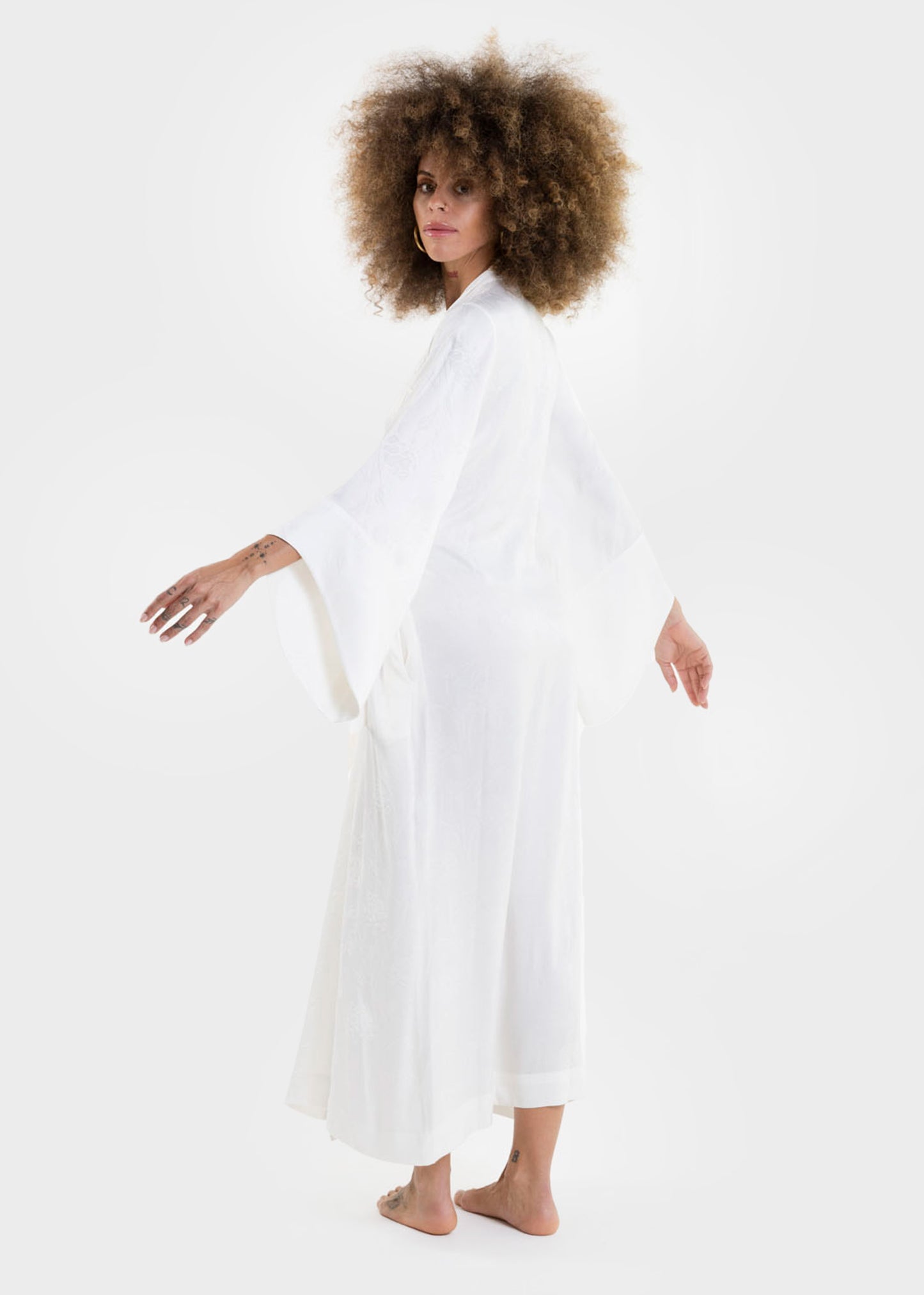 Magnolia Amara Kimono Robe-niLuu