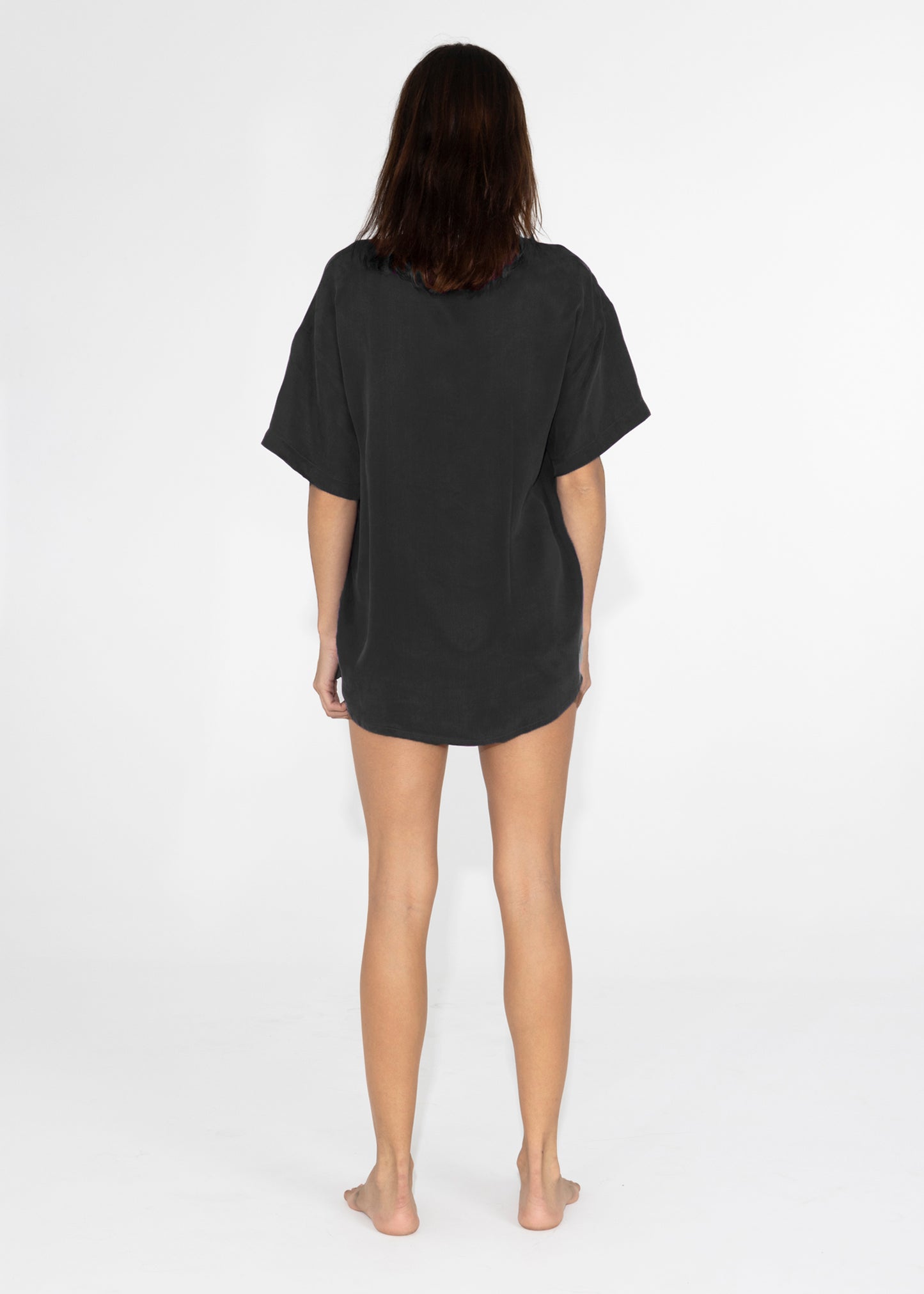 Noir Unisex Mika Tee-niLuu