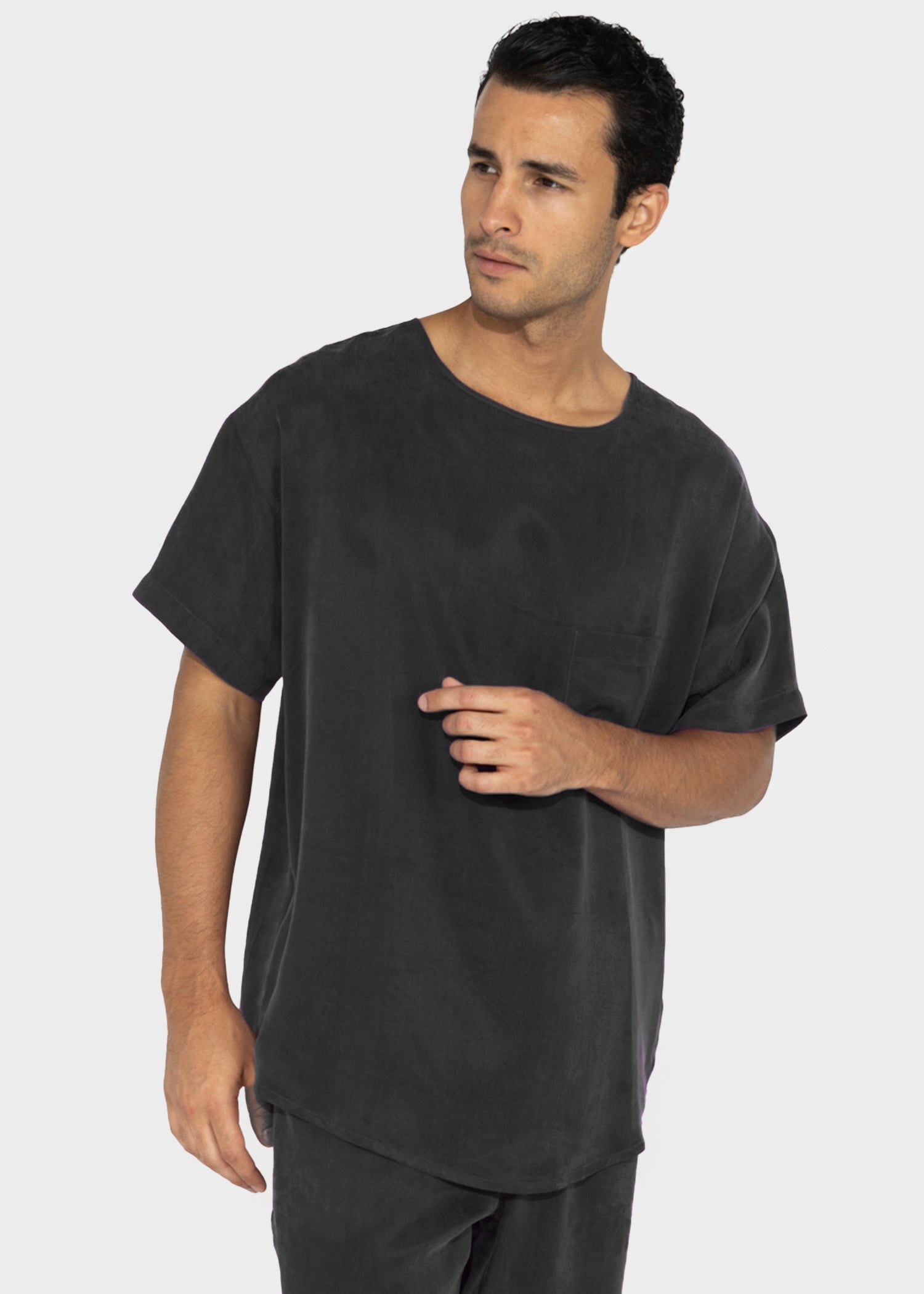 Noir Unisex Mika Tee-niLuu