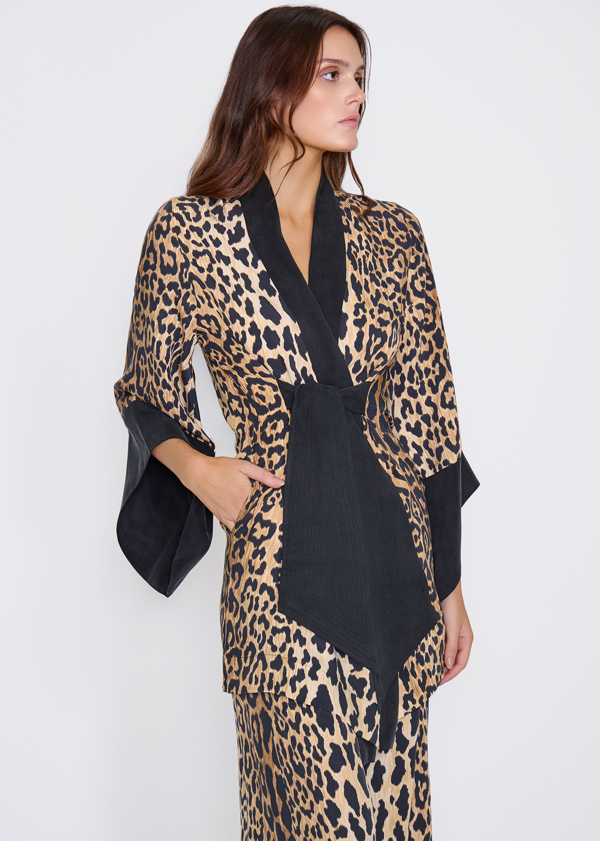 Leo Amara Mini Kimono Robe