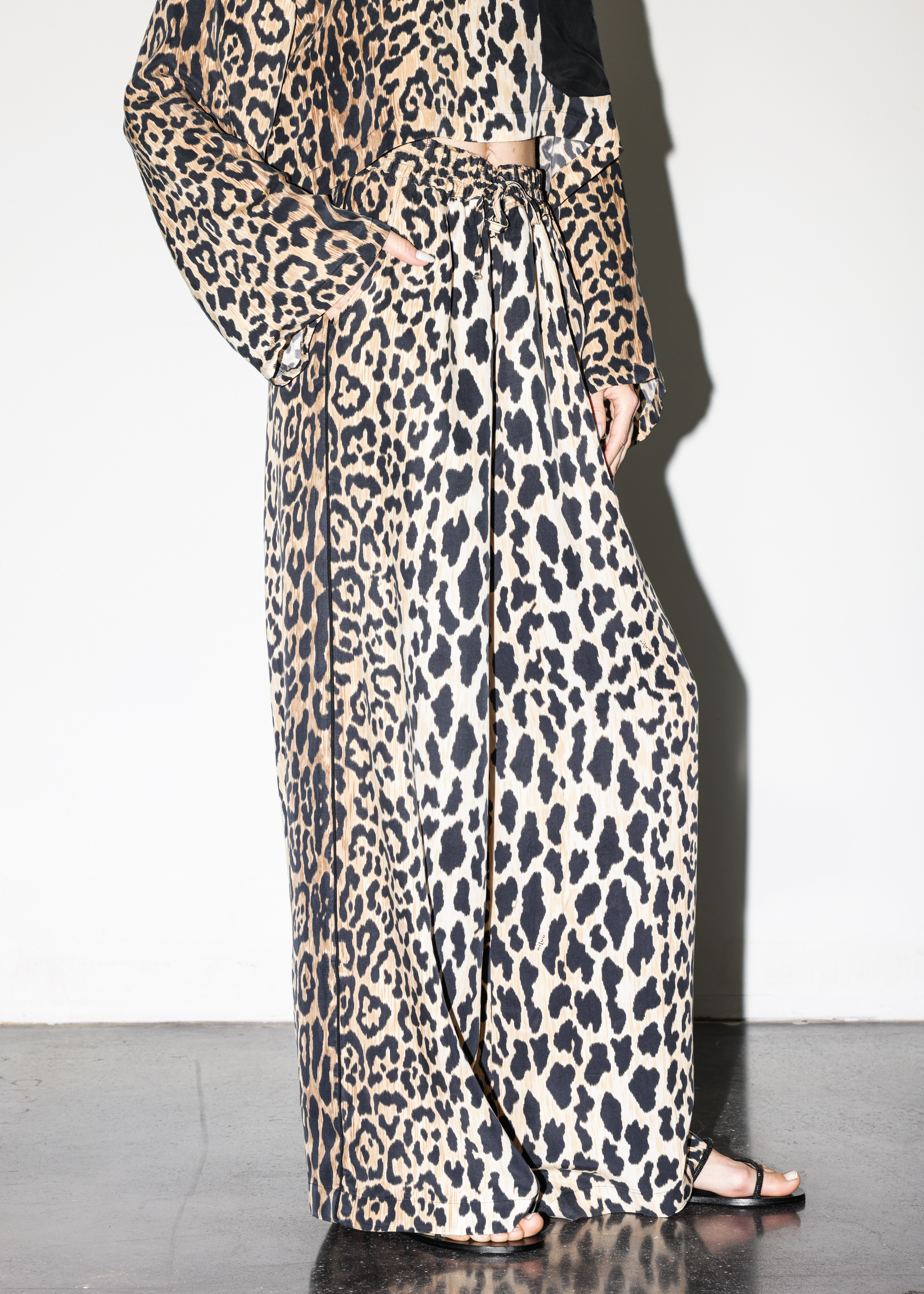 Leo Wildesse Lounge Pants-niLuu