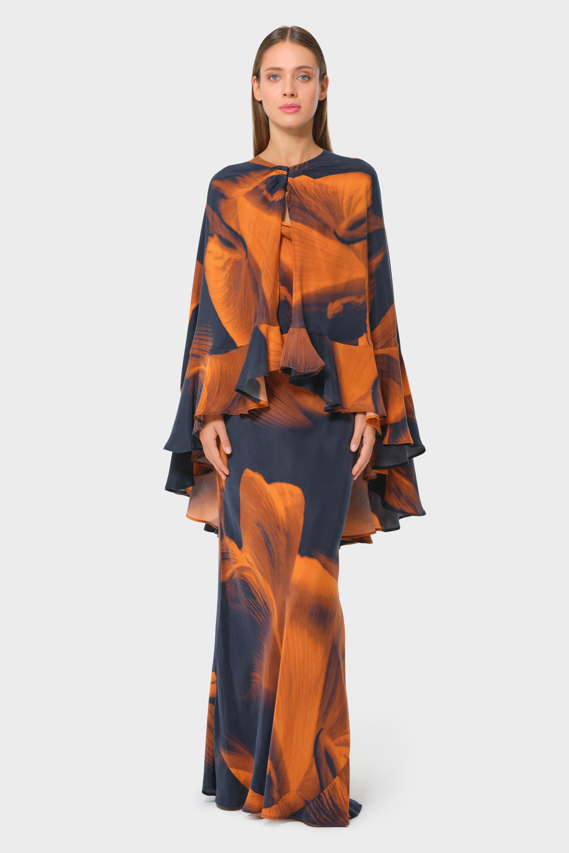 Loren Calypso Artemis Cape-niLuu