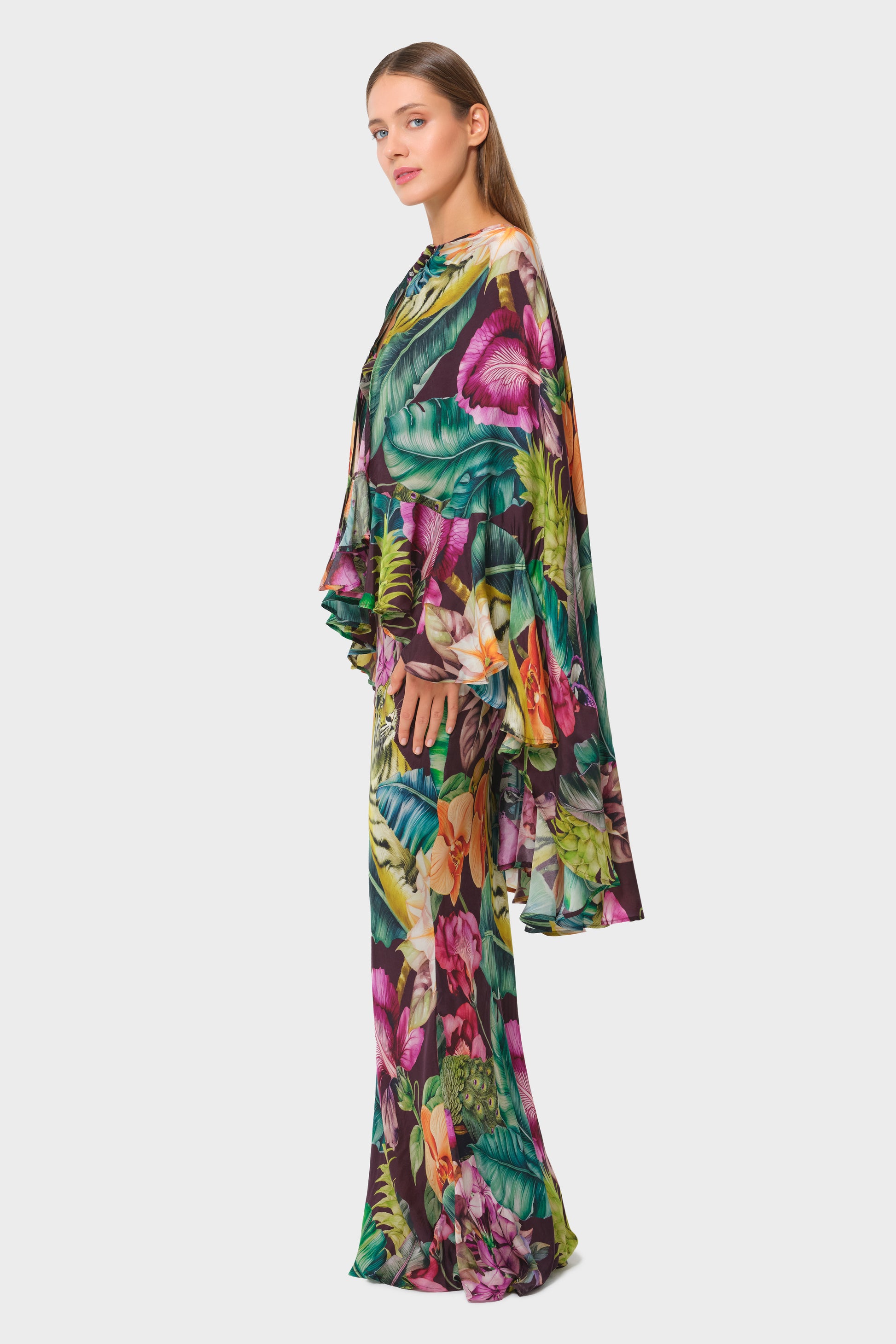 Farrah Calypso Artemis Cape-niLuu