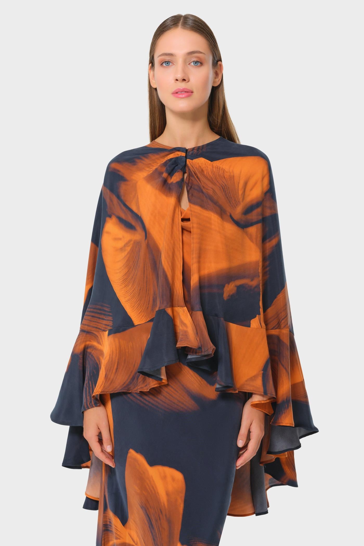 Loren Calypso Artemis Cape-niLuu