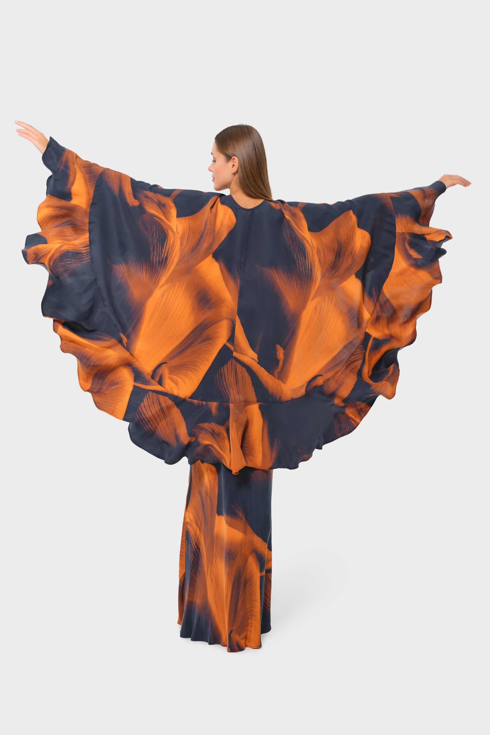 Loren Calypso Artemis Cape-niLuu