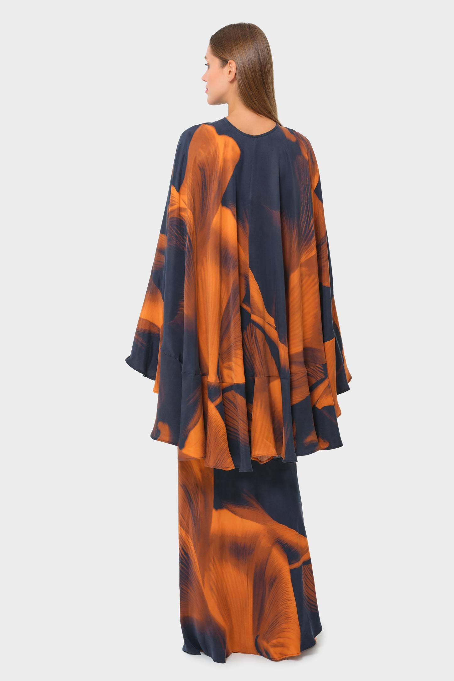 Loren Calypso Artemis Cape-niLuu