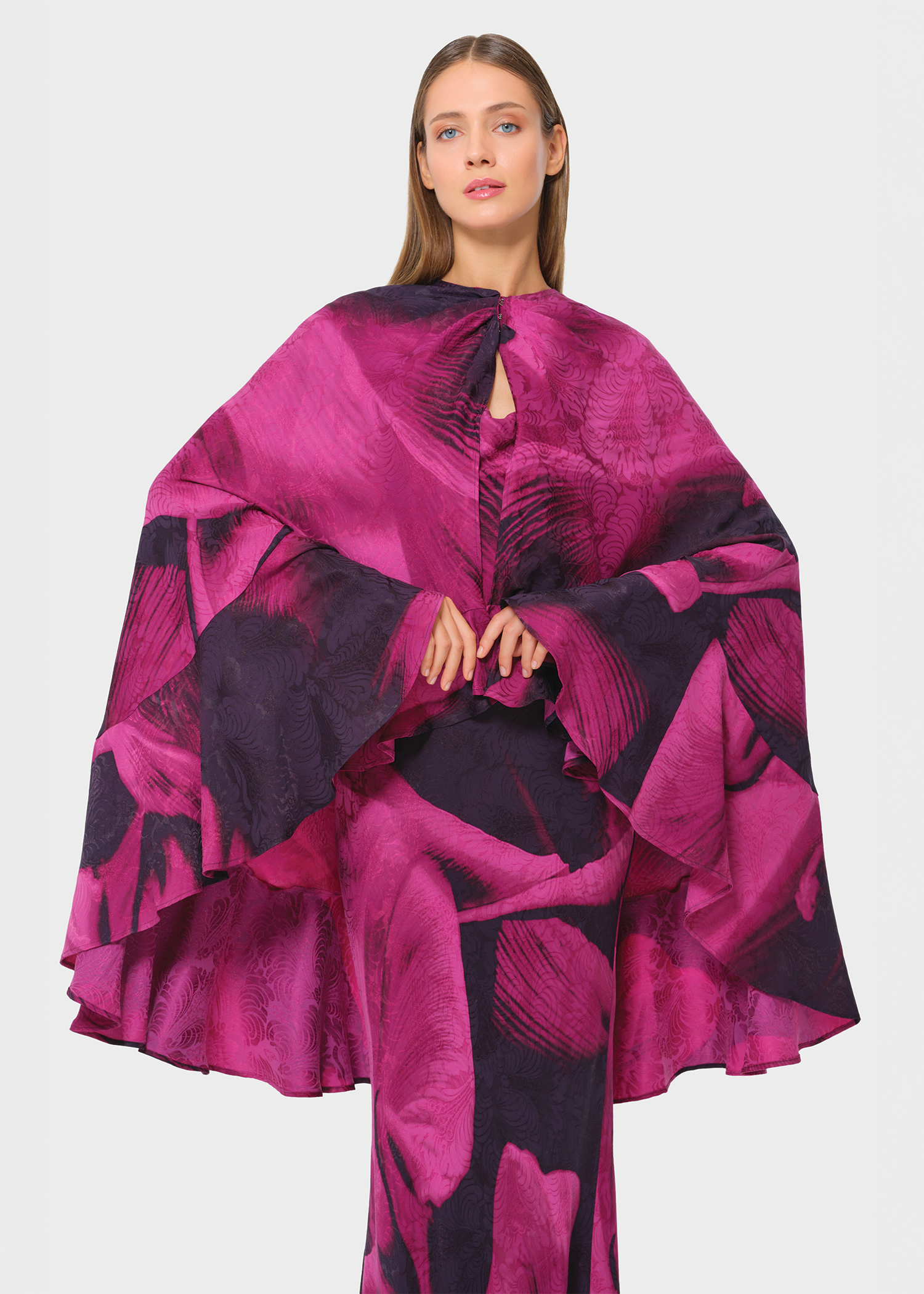 Sophia Calypso Artemis Cape-niLuu