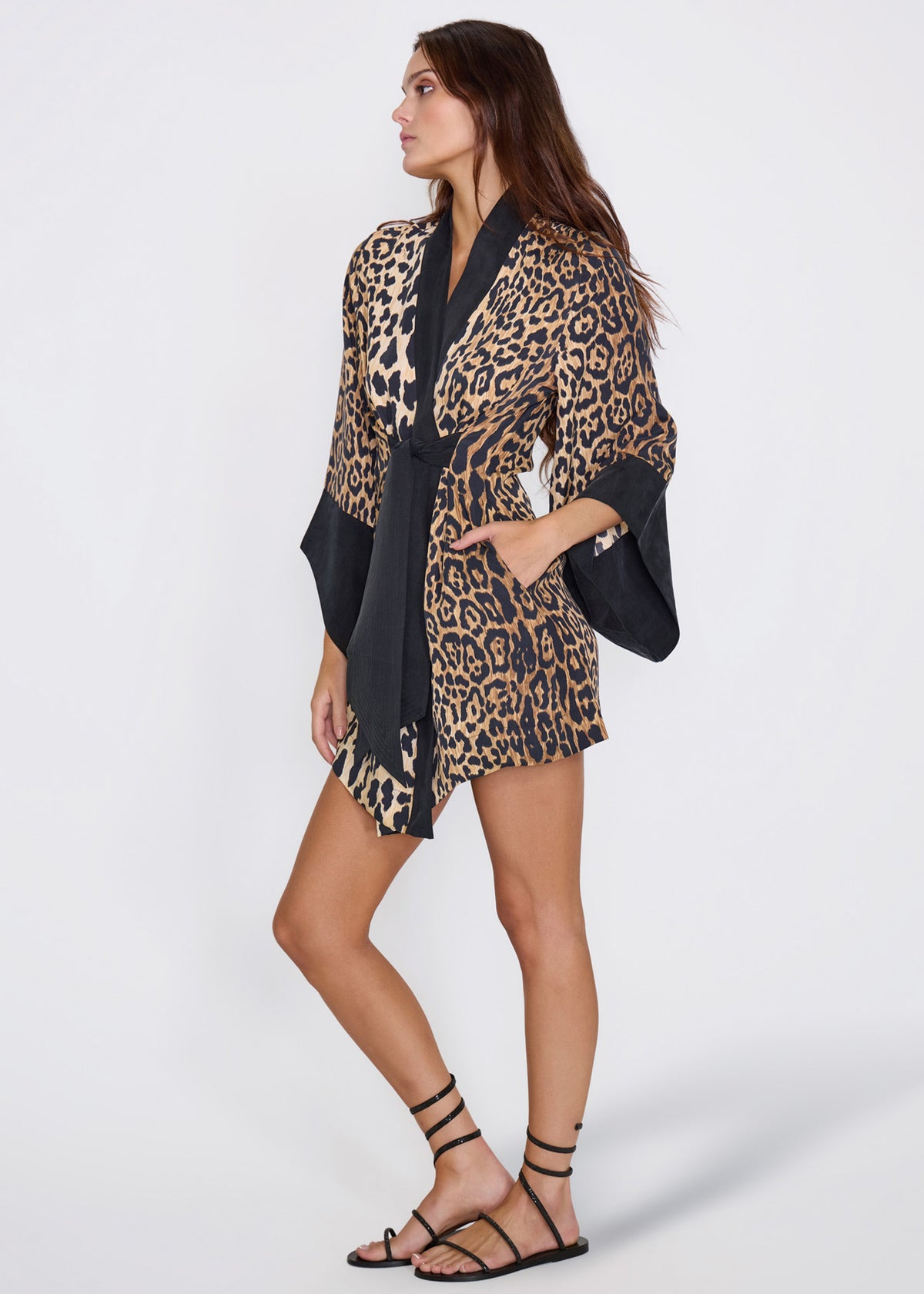 Leo Amara Mini Kimono Robe