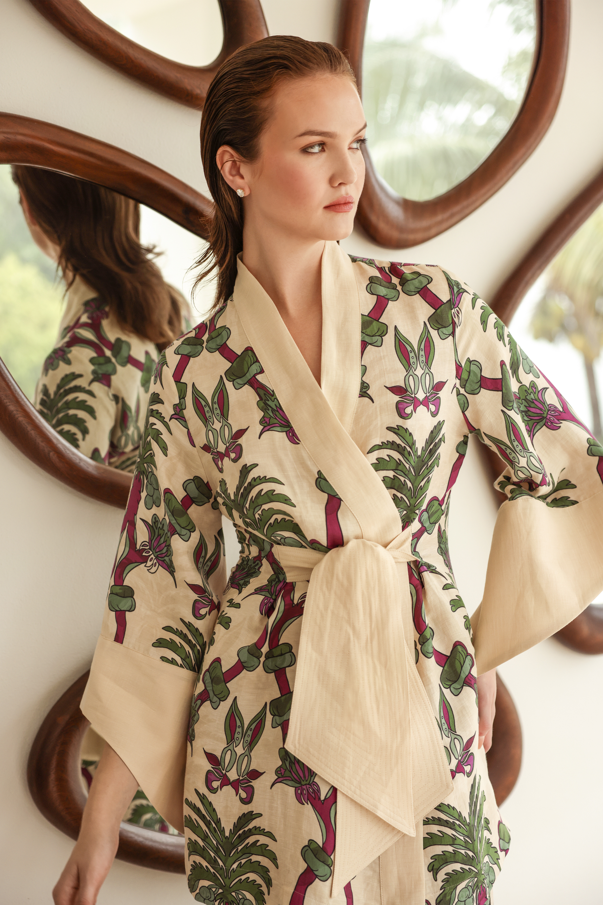 Palmera Amara Mini Kimono Robe-niLuu