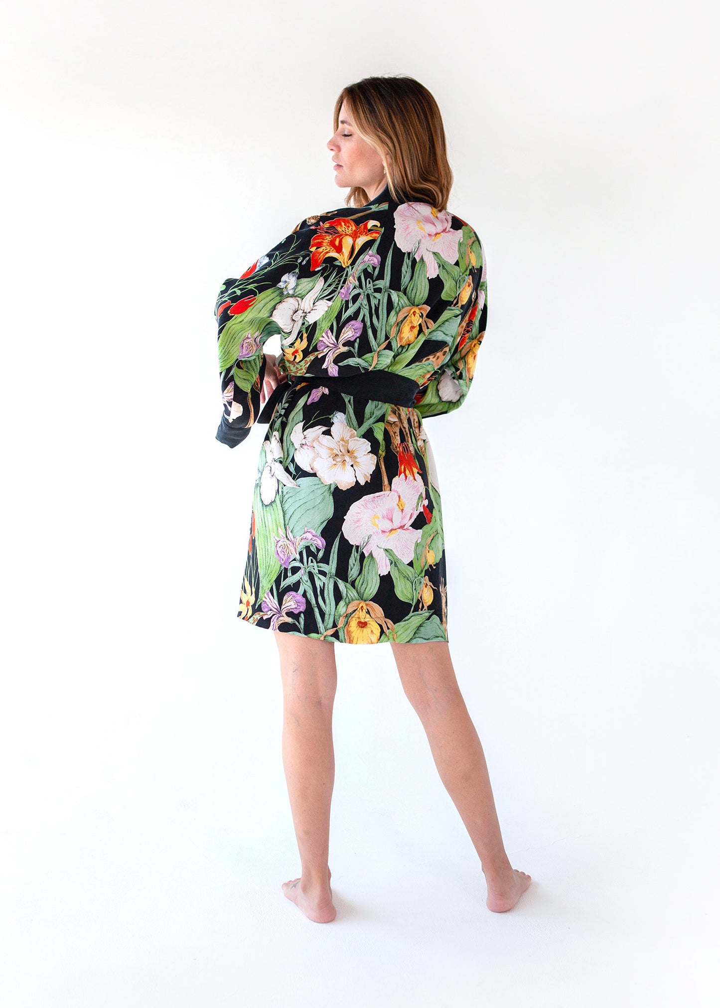 Monroe Mini Kimono Robe - sustainable vegan silk for the modern you – niLuu