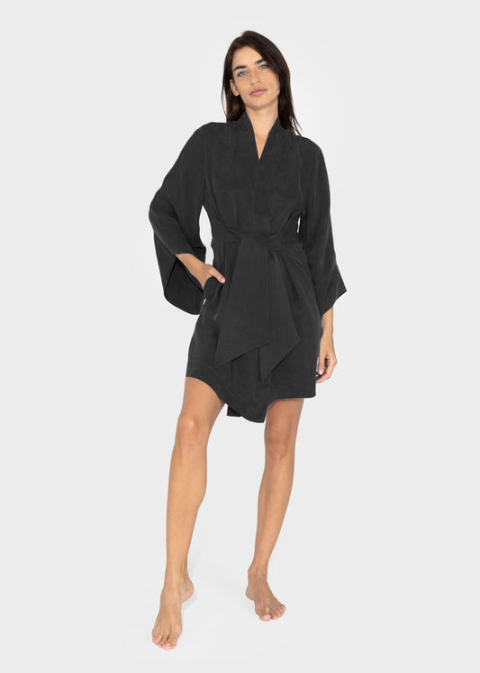 Noir Amara Kimono Robe-niLuu