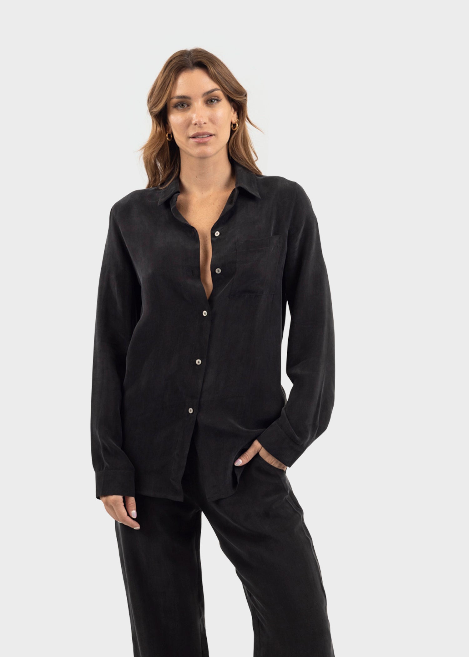 Noir Hera Button Down Shirt-niLuu