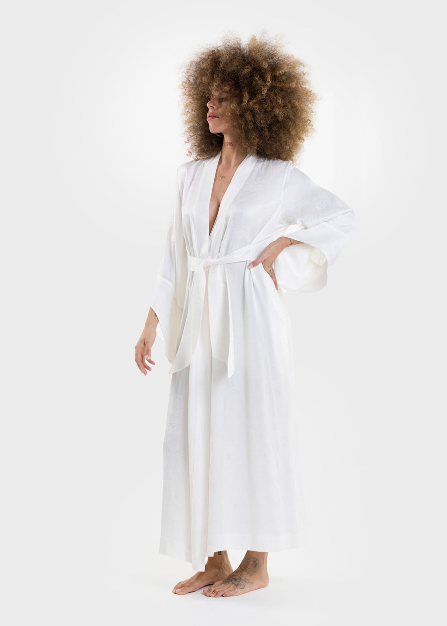 Magnolia Amara Kimono Robe-niLuu